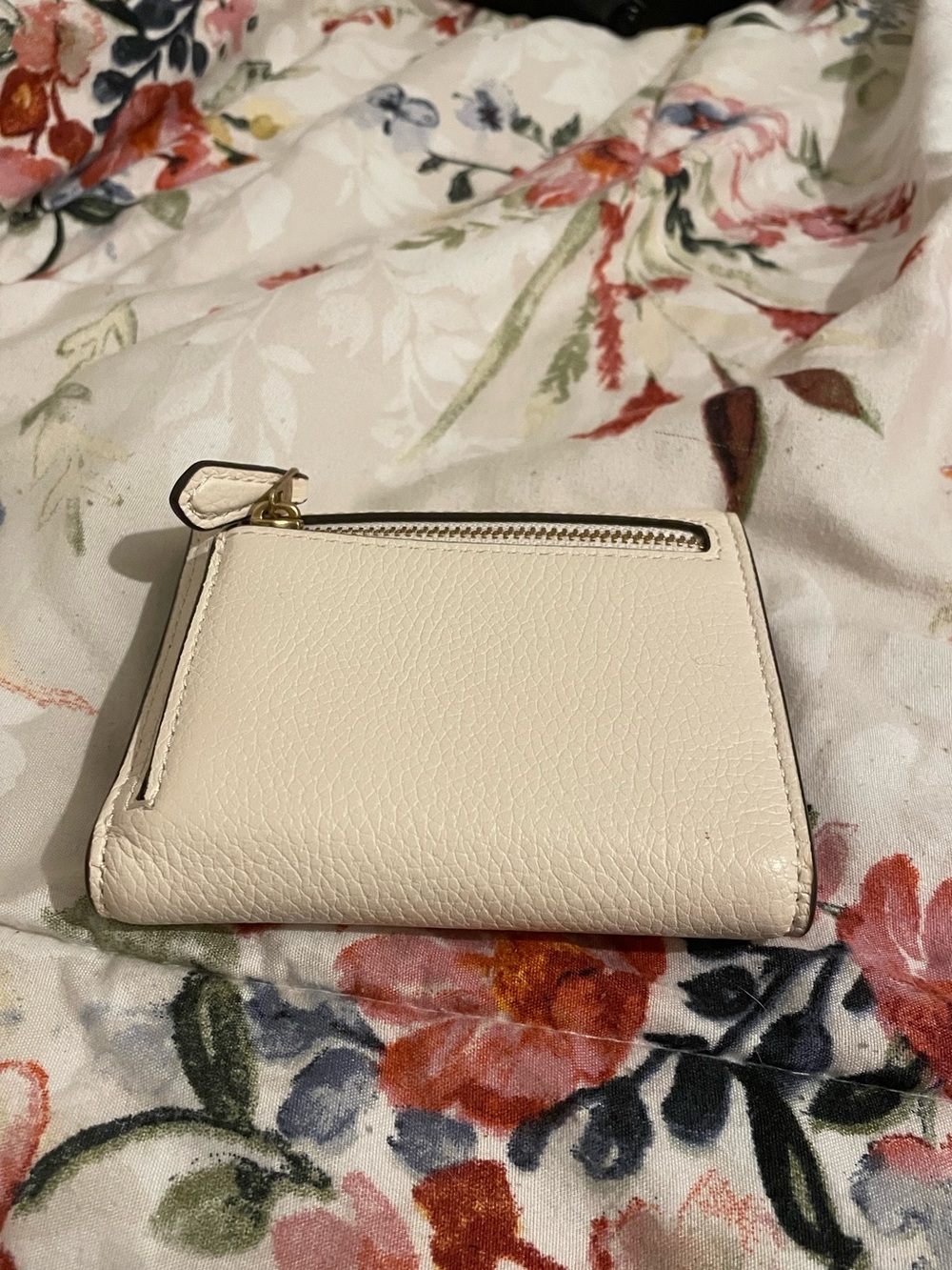 Coach Leather compact wallet in Chalk with Gold 'C' - Picture 12 of 13